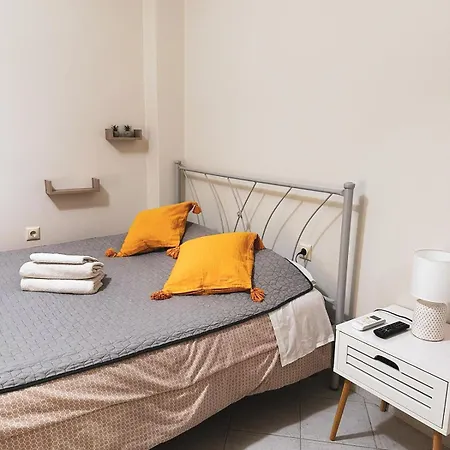 Efrosini Downtown Apartament *